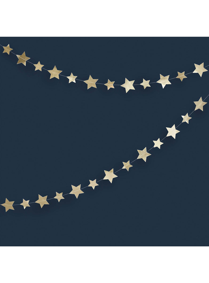 Gold Star New Years Eve Garland - Lifestyle Image