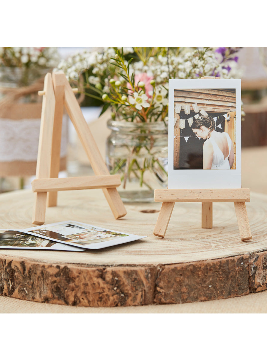 Rustic Country 3 Pack Mini Wooden Easles – Lifestyle Image