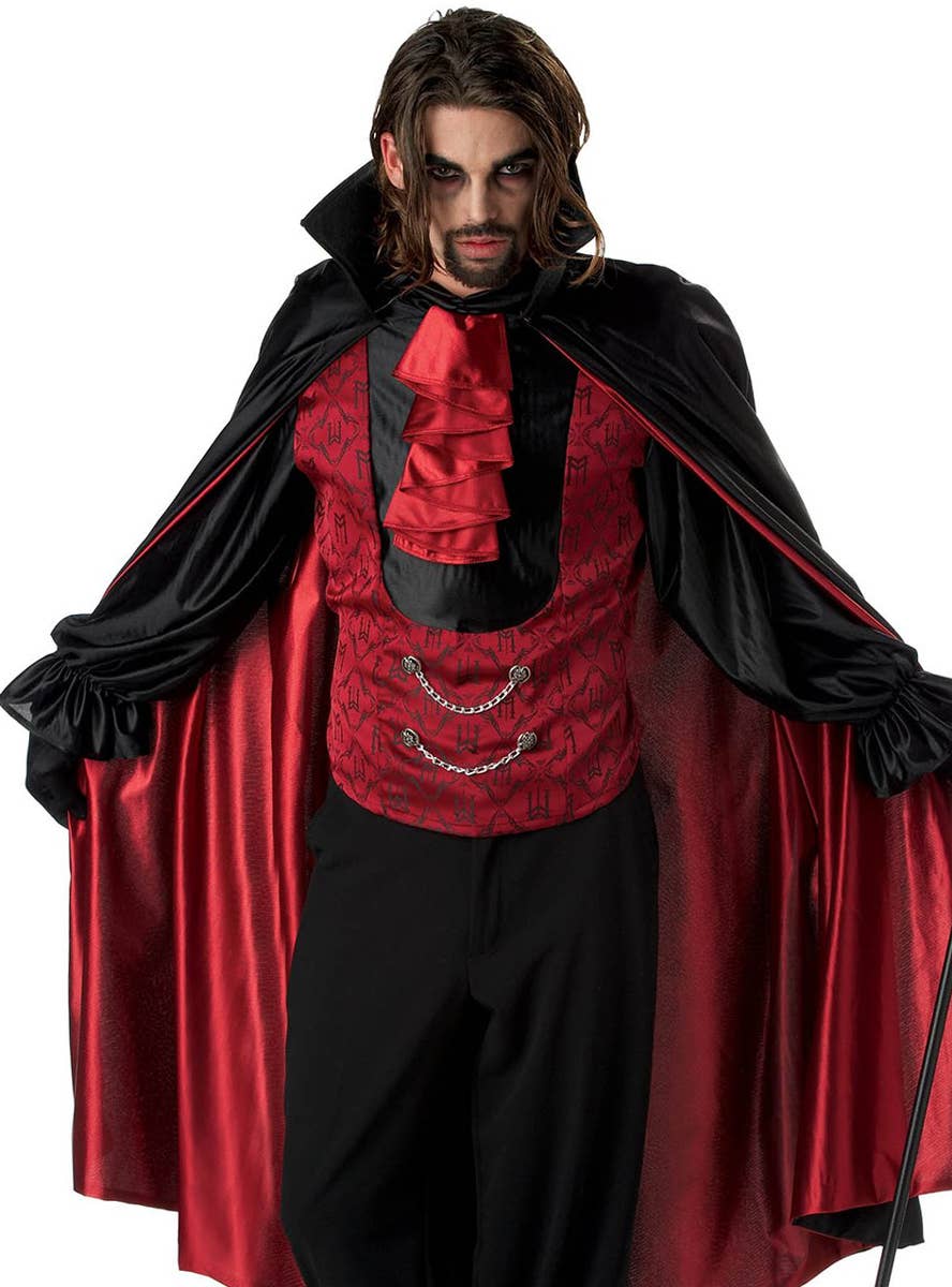 Count Bloodthirst Mens Vampire Fancy Dress Costume - Close Up Image