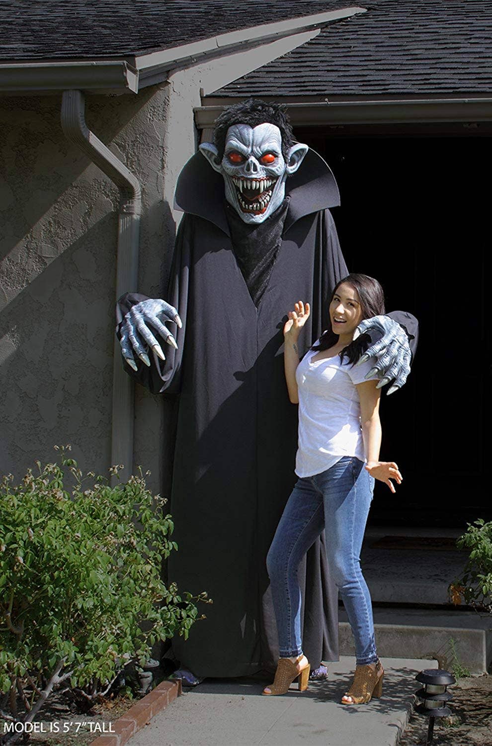 Towering Terror 8ft Adult's Dracula Vampire Haloween Costumes and Decoration View 7