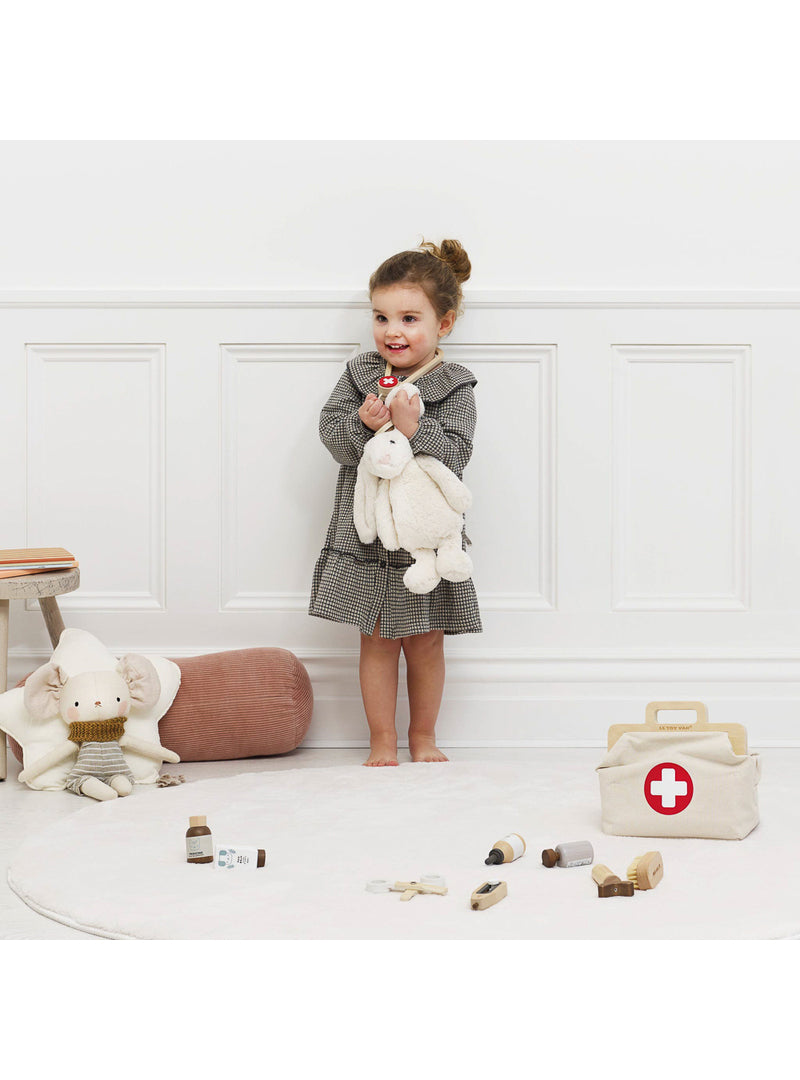 Childrens 10pc Pretend Wooden Animal Vet Set - Lifestyle Image 6