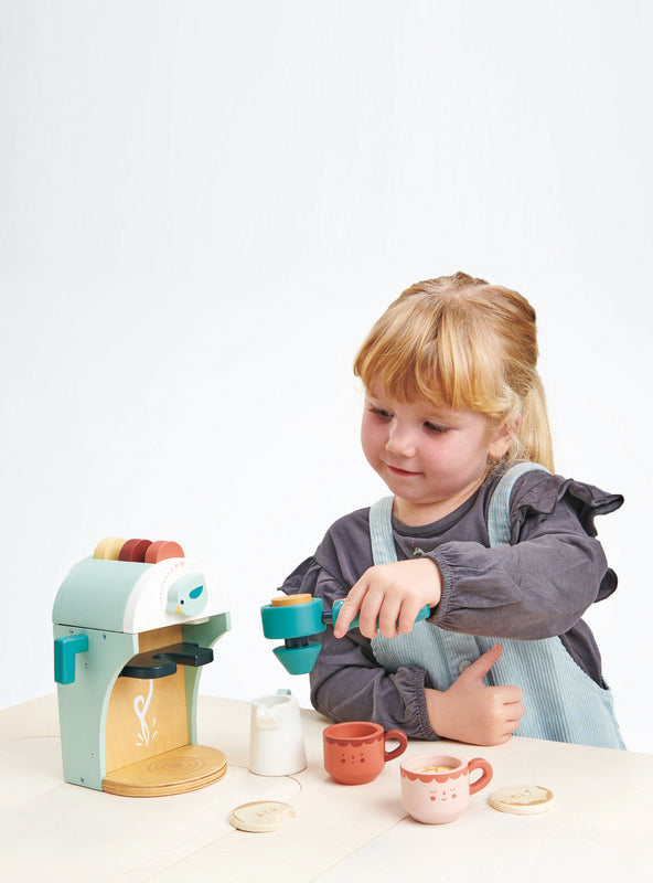Childrens Wooden Babyccino Maker Toy - Lifestyle Image 1