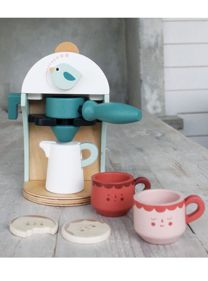 Childrens Wooden Babyccino Maker Toy - Lifestyle Image 2