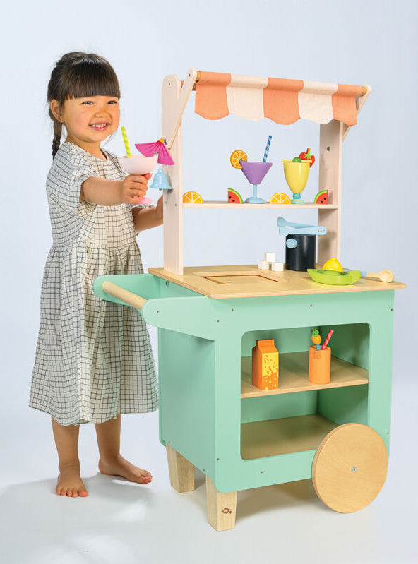 Childrens Wooden Juice Bar Drinks Trolley Pretend Toy Set - Lifestyle Image 2