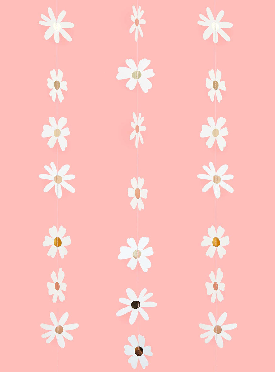 Ditsy Daisies 5m Long Hanging Floral Decoration - Lifestyle Image