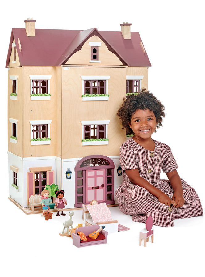 Fantail Hall Childrens Wooden Doll House Set - Lifestyle Image 4