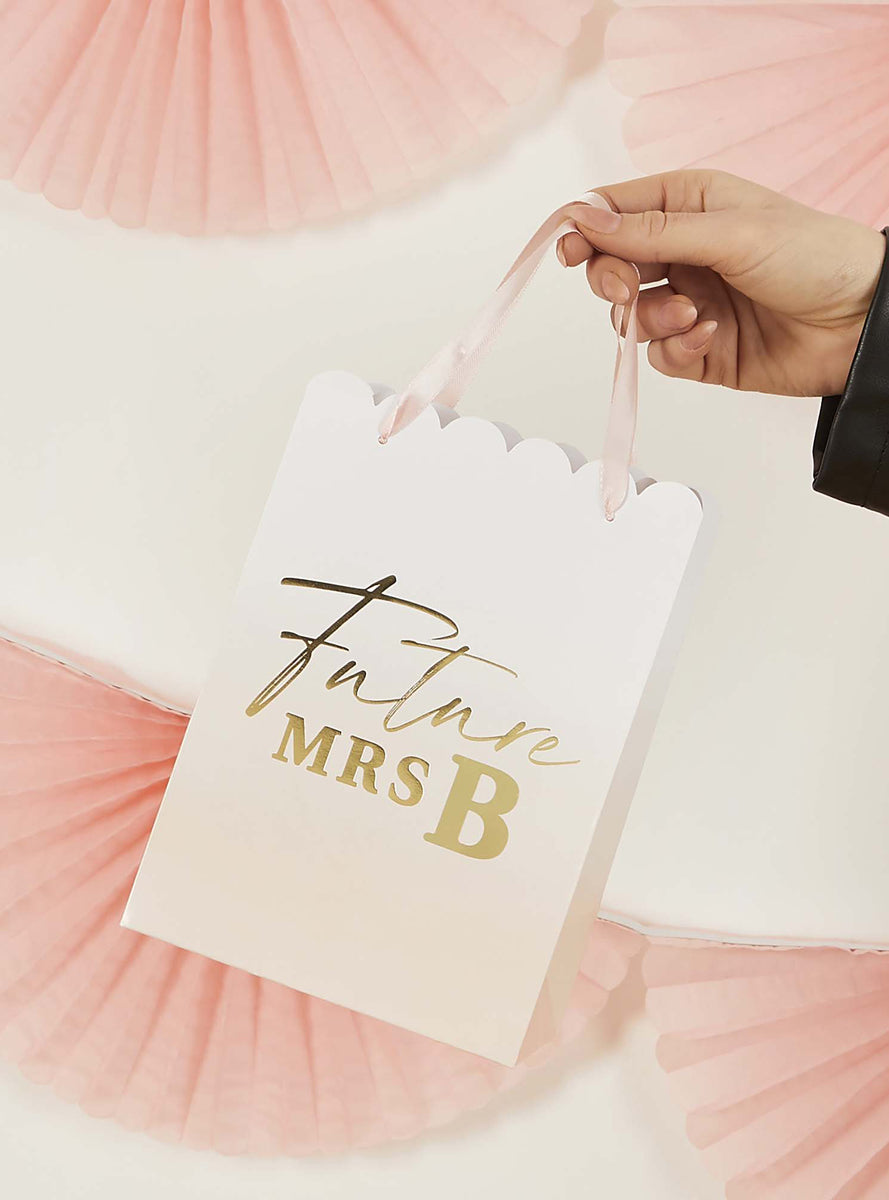 Future Mrs 4 Pack 21cm Customisable Hens Party Bags - Lifestyle Image 1