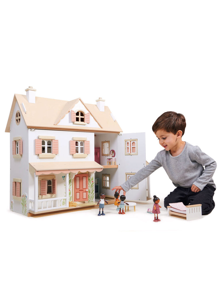 Humming Bird Doll House Childrens Wooden Toy Set - Lifestyle Image 2