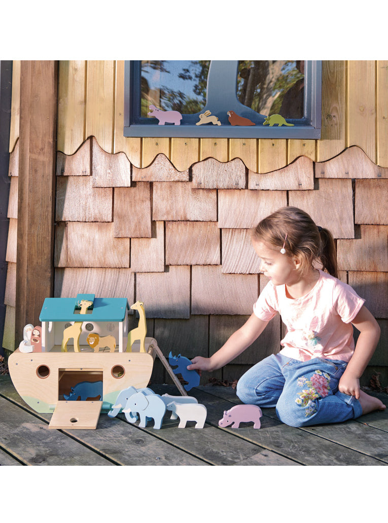 Noahs Wooden Ark Childrens Pretend Toy Set - Lifestyle Image 2