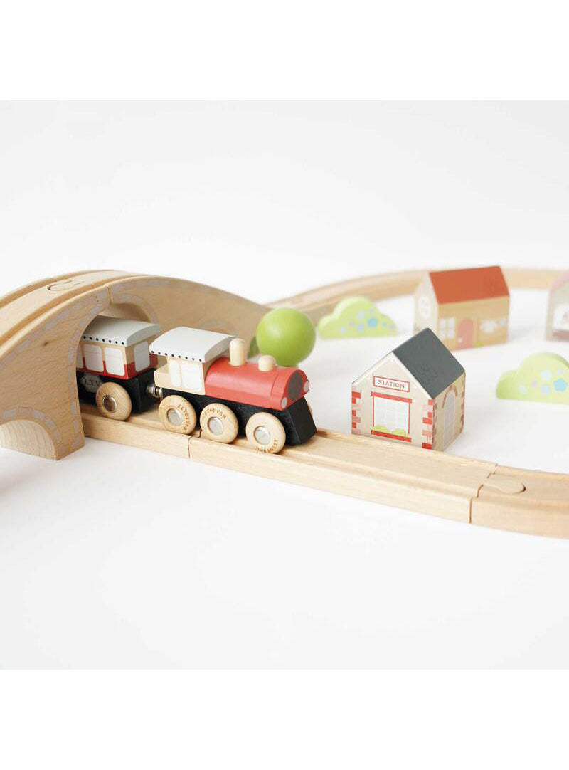 Wooden Figure 8 Train Set - Alternate Image 1