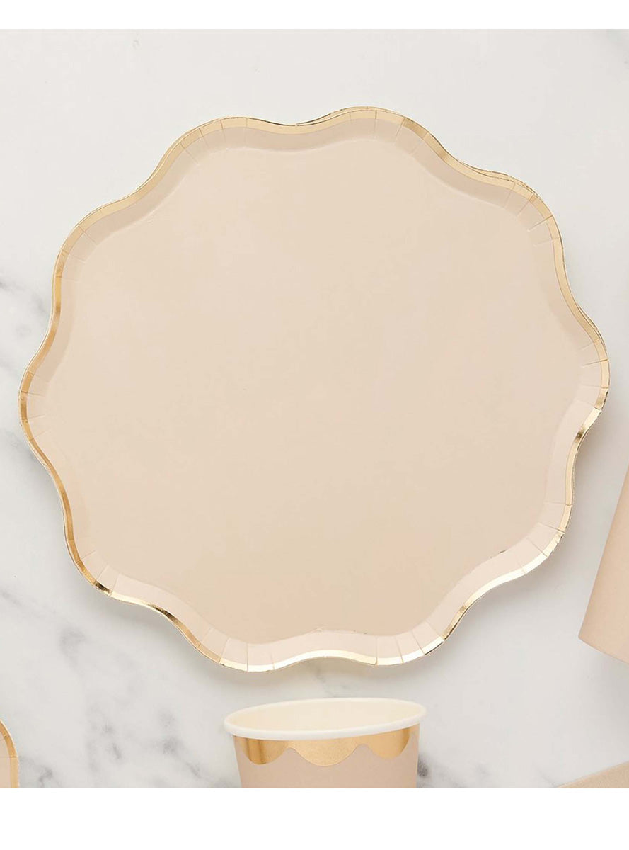 Champagne and Gold 8 Pack 23cm Paper Plates – Lifestyle Image