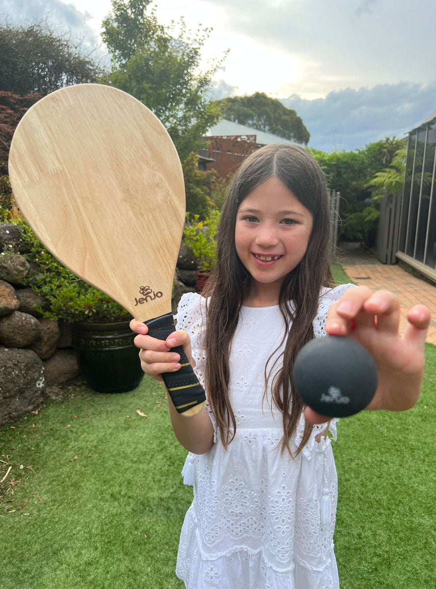 Fescobol Wooden Game Set With Balls - Lifestyle Image 1