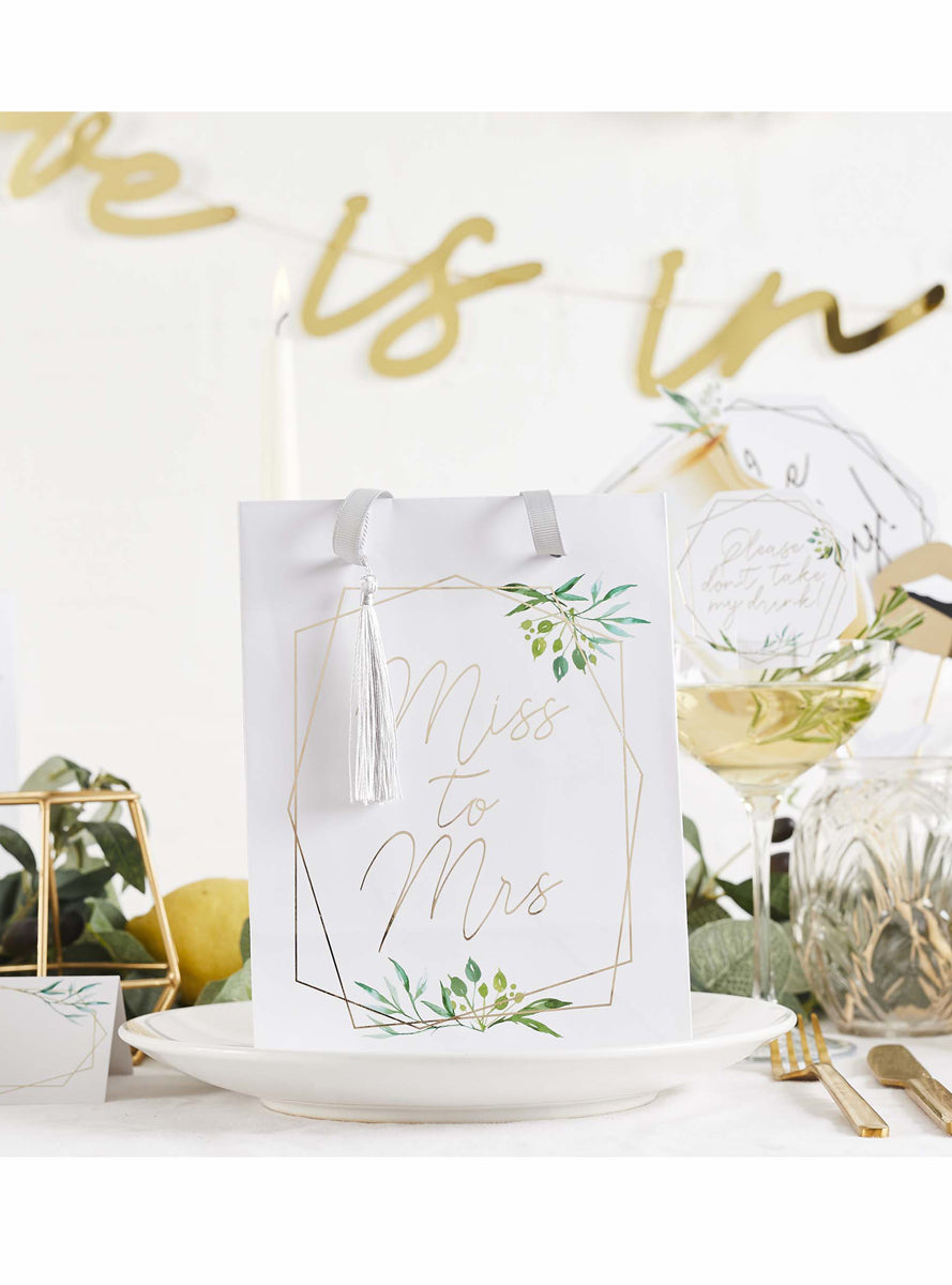Geometric Greenery 5 Pack Miss To Mrs Party Bags - Lifestyle Image 1