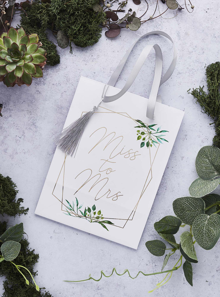 Geometric Greenery 5 Pack Miss To Mrs Party Bags - Lifestyle Image 3