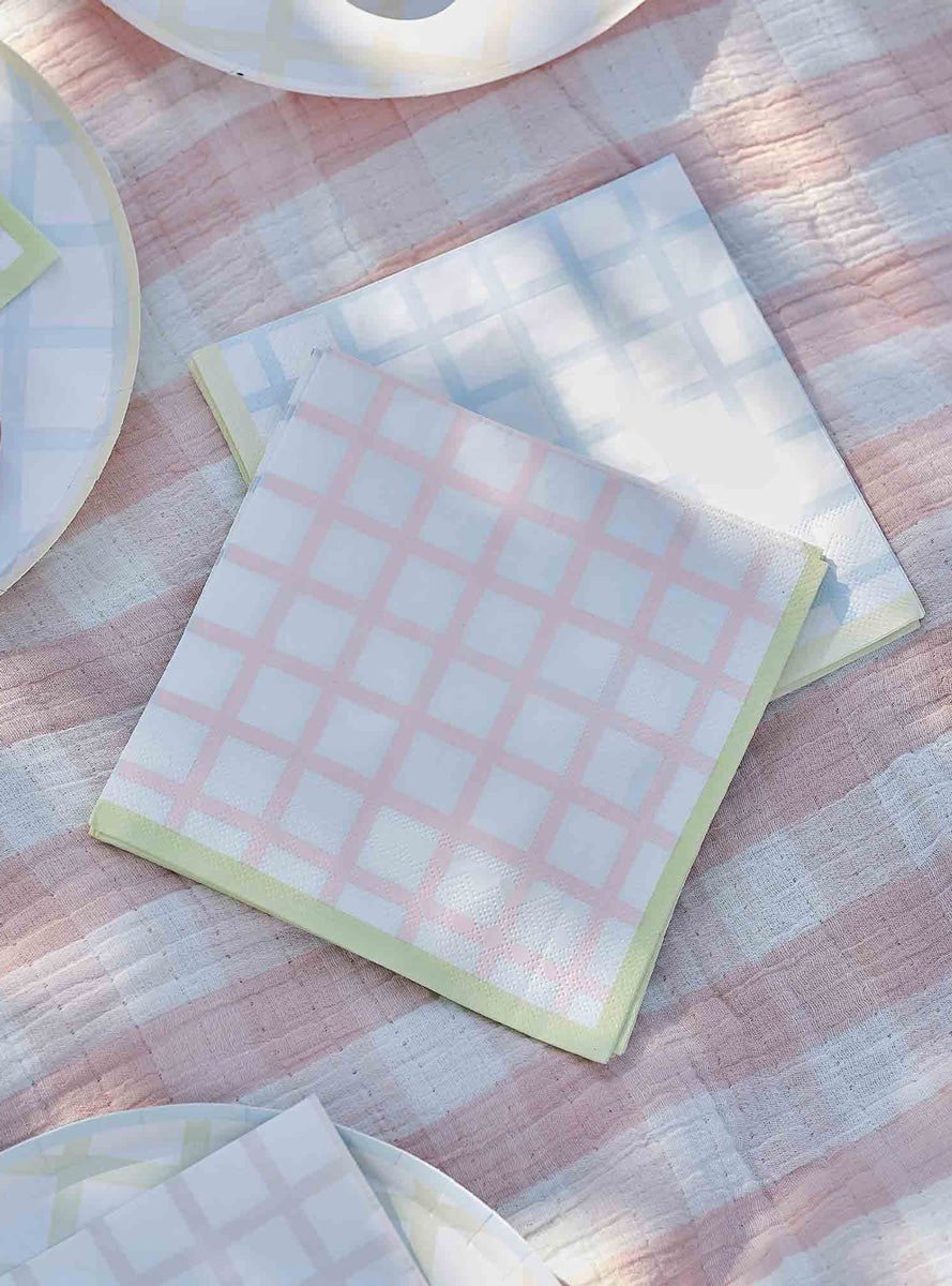 Hop Hop Hooray 16 Pack 16cm Gingham Lunch Napkins – Lifestyle Image 1