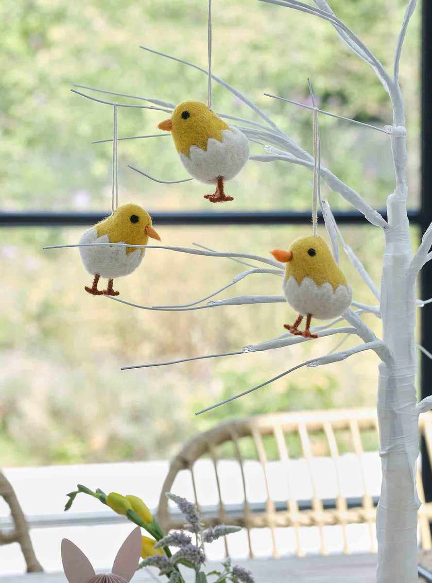 Hop Hop Hooray 3 Pack Felted Easter Chicken Hanging Decorations – Lifestyle Image