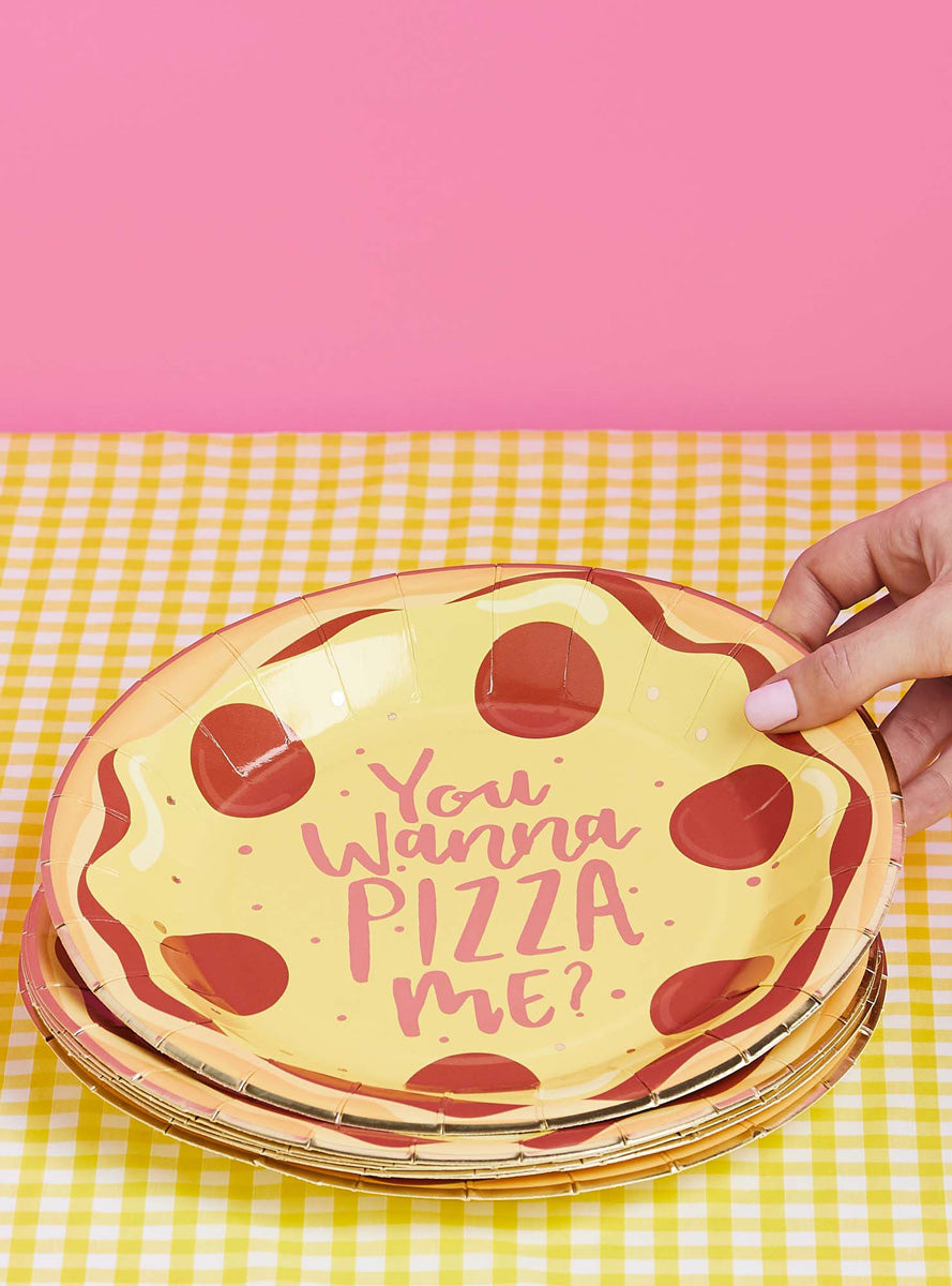Pizza Party 10 Pack Round 23cm Paper Plates – Lifestyle Image