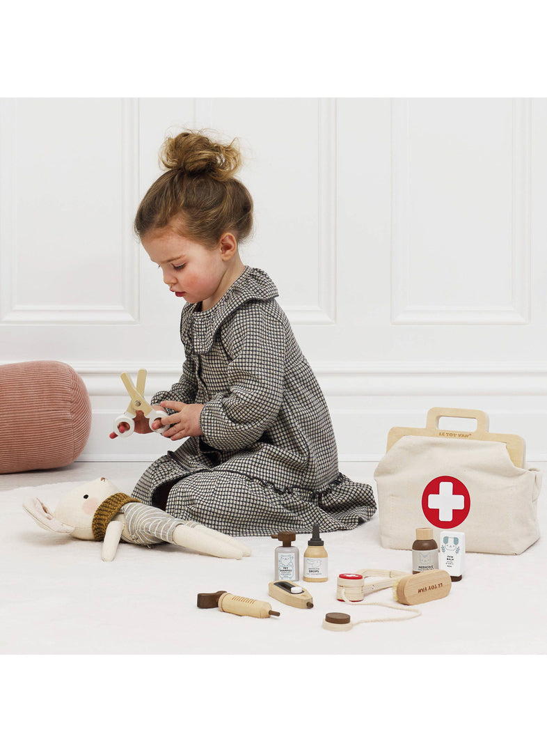 Childrens 10pc Pretend Wooden Animal Vet Set - Lifestyle Image 5