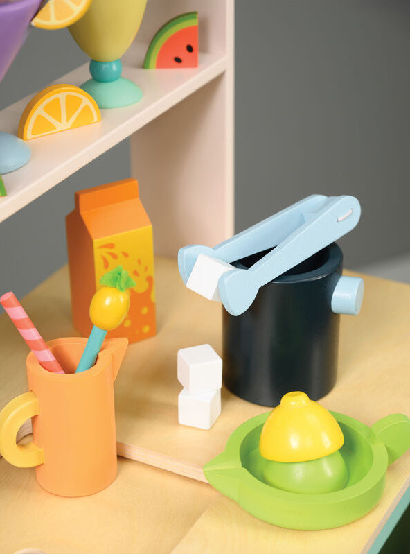 Childrens Wooden Juice Bar Drinks Trolley Pretend Toy Set - Close Image 2