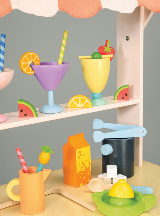 Childrens Wooden Juice Bar Drinks Trolley Pretend Toy Set - Close Image 3