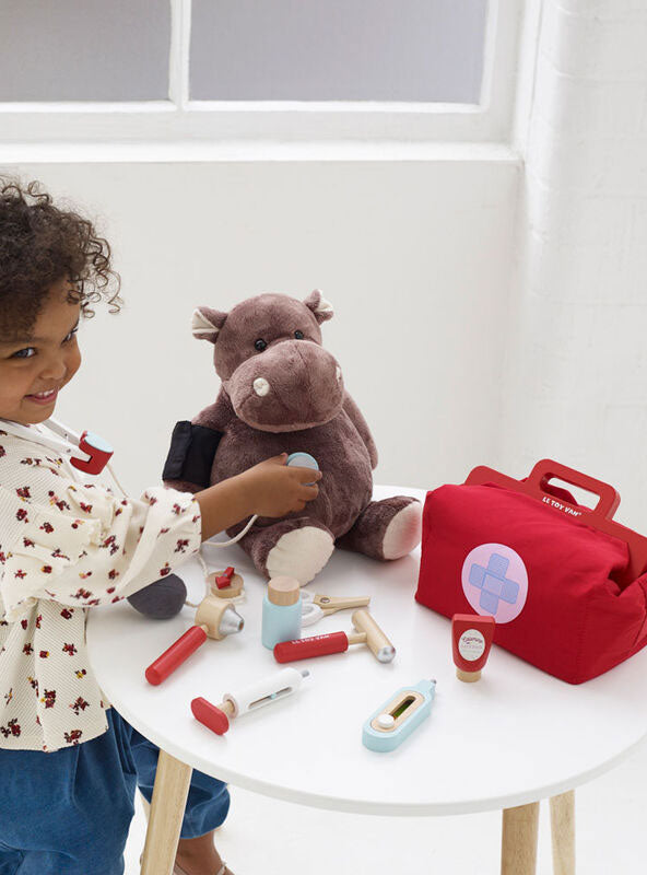 Childrens Wooden Pretend Doctors Kit - Lifestyle Image 2
