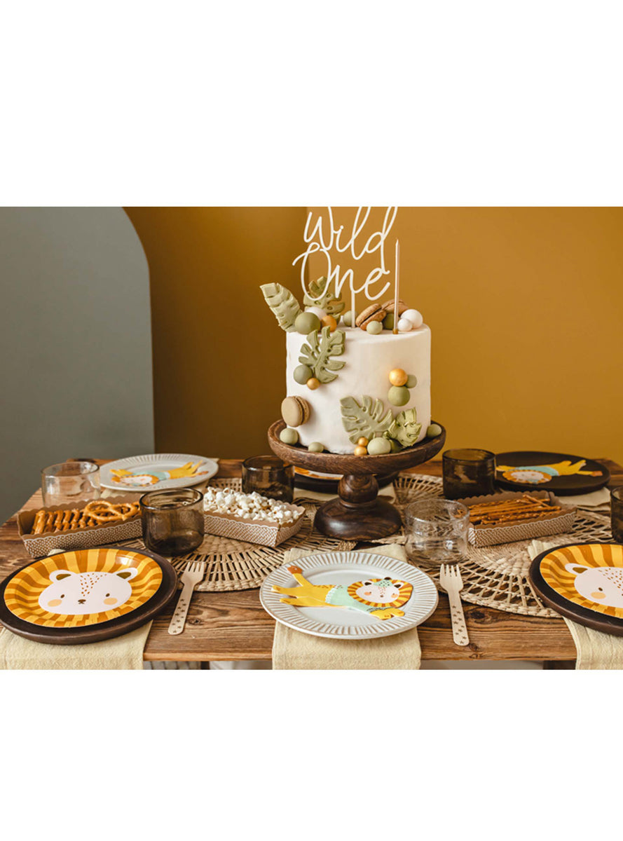 Circus Party 20 Pack Leo The Lion Shaped Napkins — Lifestyle Image 3