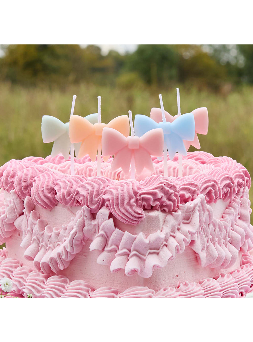 Ditsy Floral 5 Pack Assorted Colour Bow Candles - Lifestyle Image