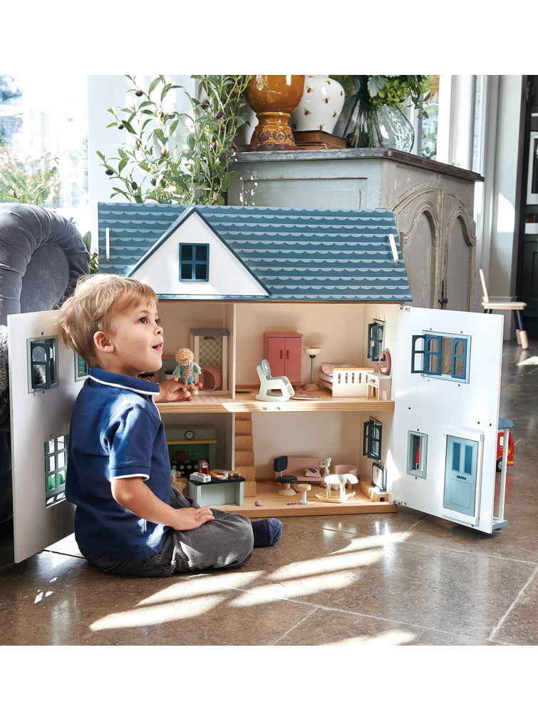 Dovetail Doll House Childrens Wooden Toy Set - Lifestyle Image 6