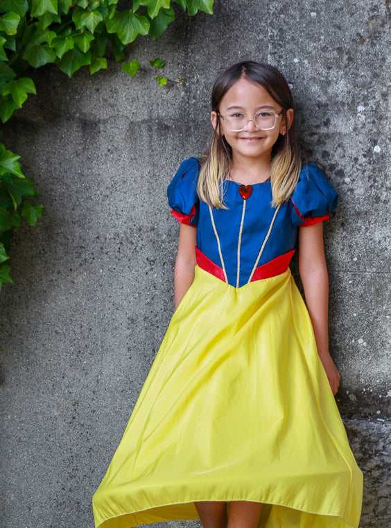 Fairytale Princess Girls Snow White Costume - Lifestyle Image 1