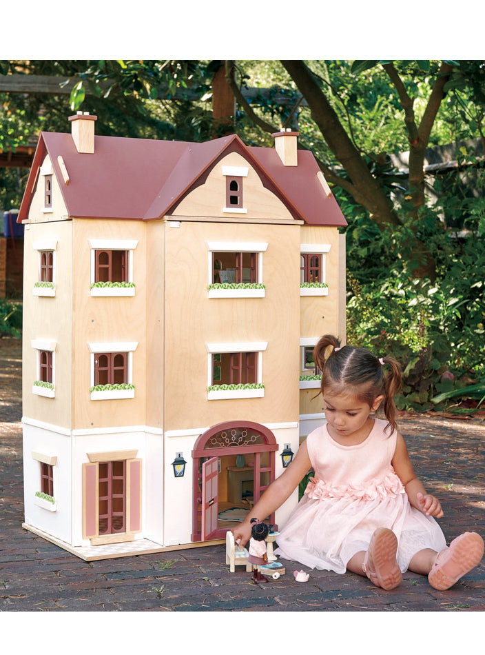 Fantail Hall Childrens Wooden Doll House Set - Lifestyle Image 2