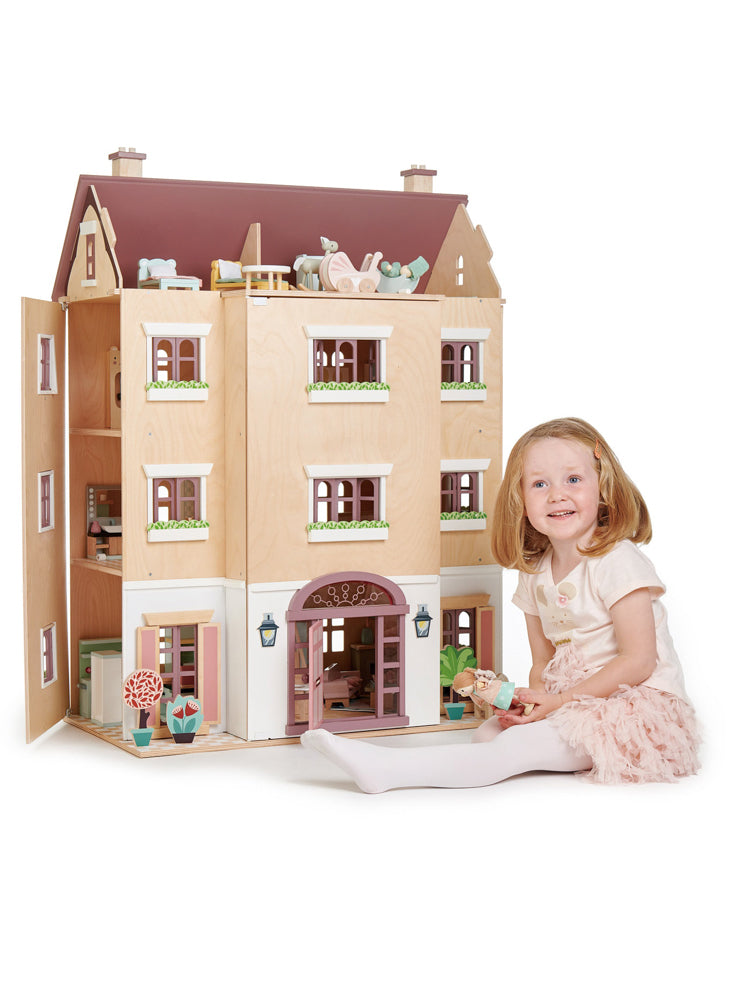 Fantail Hall Childrens Wooden Doll House Set - Lifestyle Image 3