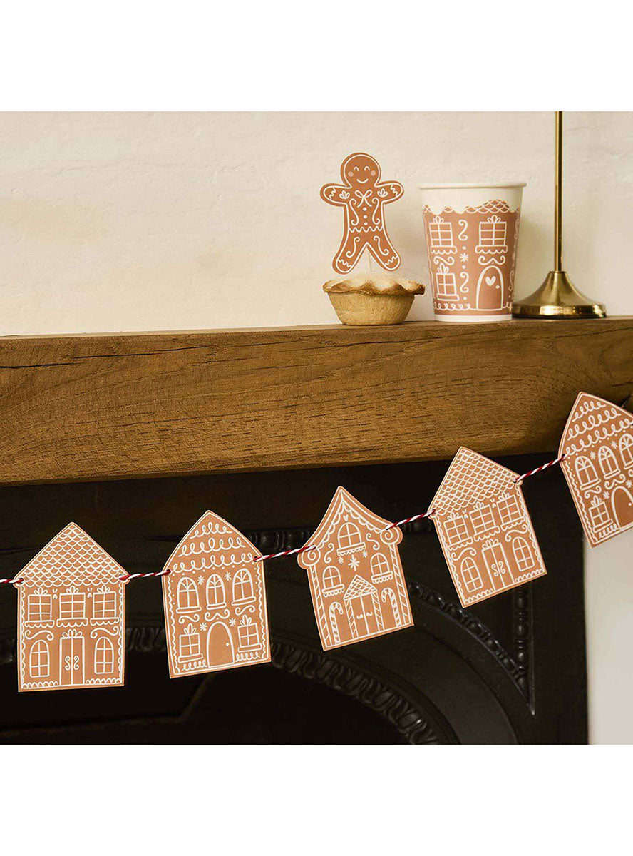 Christmas Garland Gingerbread House Decoration – Lifestyle Image 2