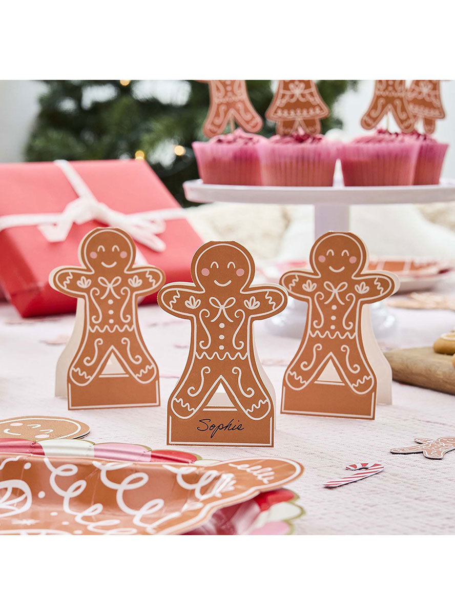 Christmas Gingerbread Men 10 Pack Place Cards – Lifestyle Image 3