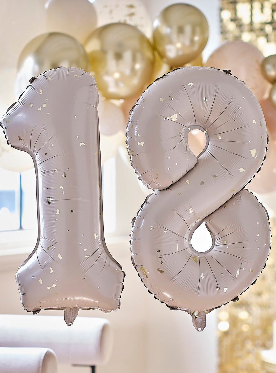 Gold Party 18th Birthday 66cm Balloon Kit – Lifestyle Image