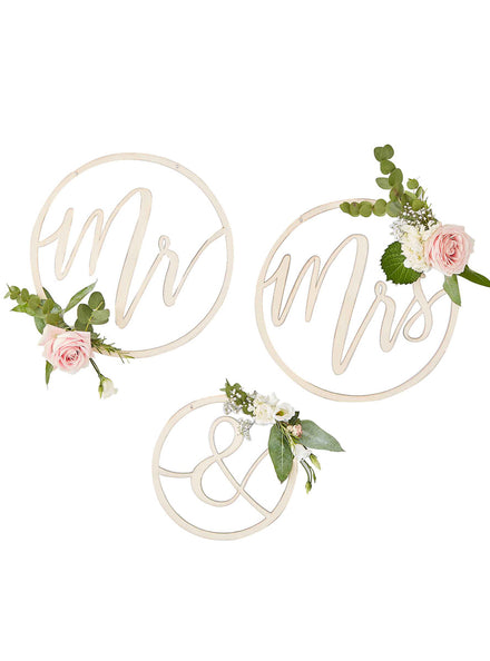 Gold Wedding Mr and Mrs Wooden Hoop Backdrops – Main Image