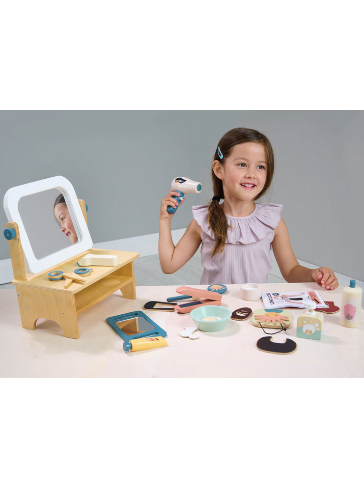 Hair Salon Wooden Childrens Toy Set - Lifestyle Image 3