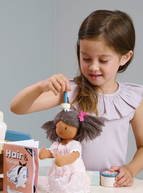 Hair Salon Wooden Childrens Toy Set - Lifestyle Image 5
