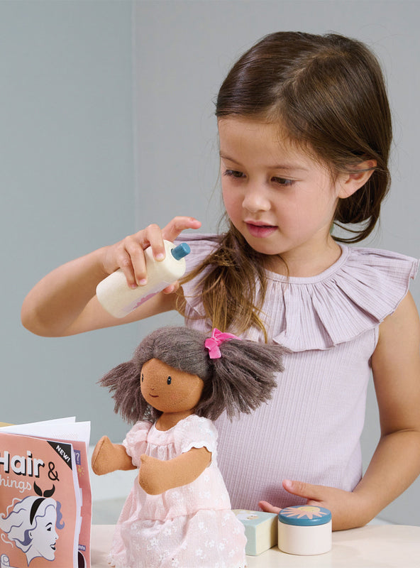 Hair Salon Wooden Childrens Toy Set - Lifestyle Image 6