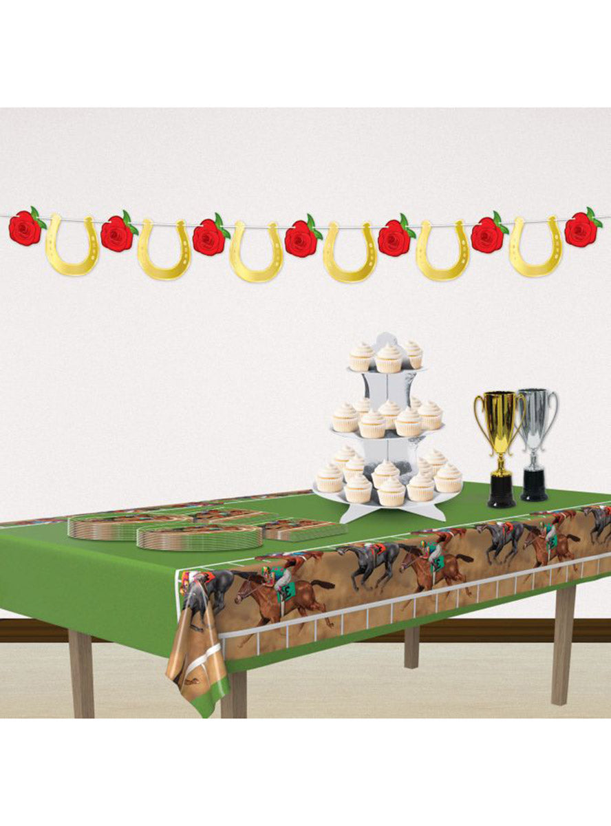 Horse Shoe Garland - Lifestyle Image