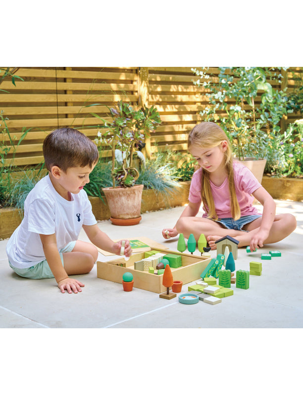 Little Garden Designer Set Childrens Wooden Toys - Lifestyle Image 5