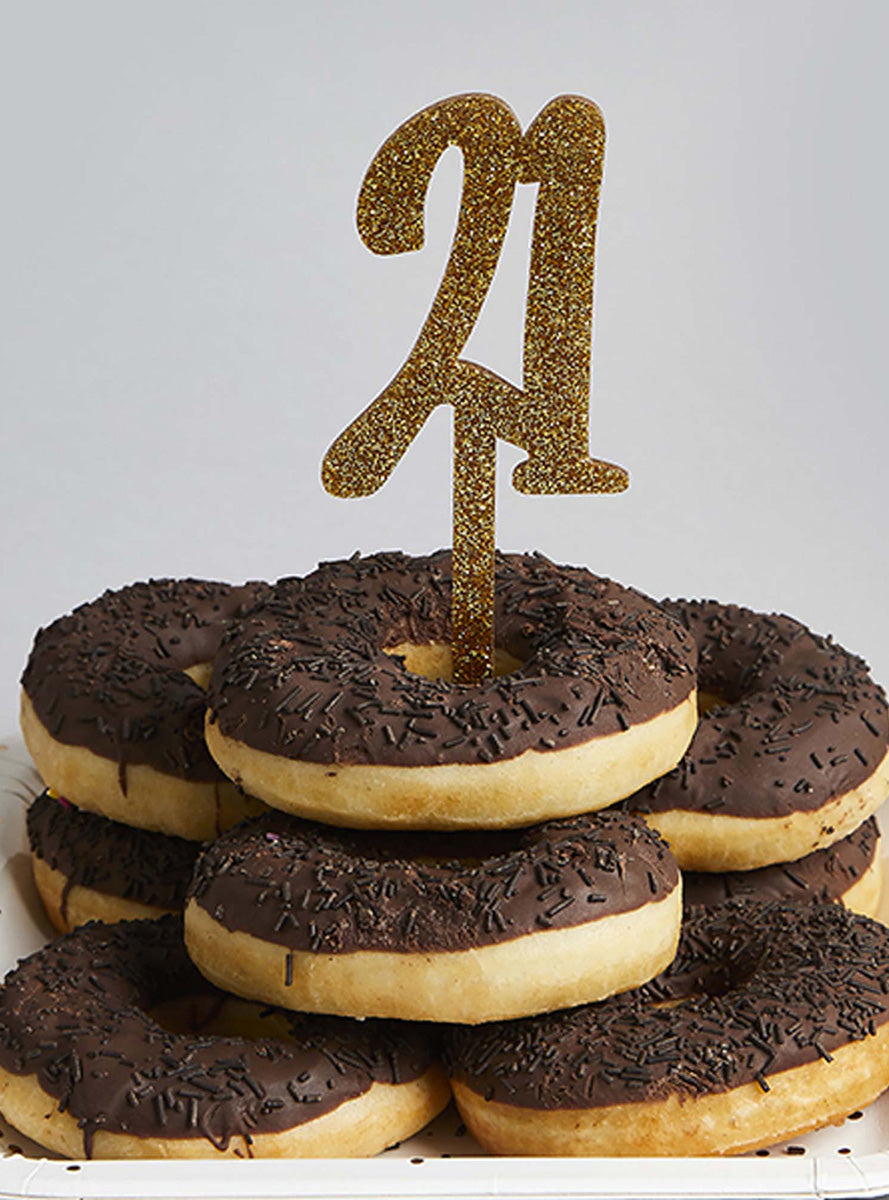 Metallic Mix Up 20cm Gold Glitter 21 Acrylic Cake Topper - Lifestyle Image