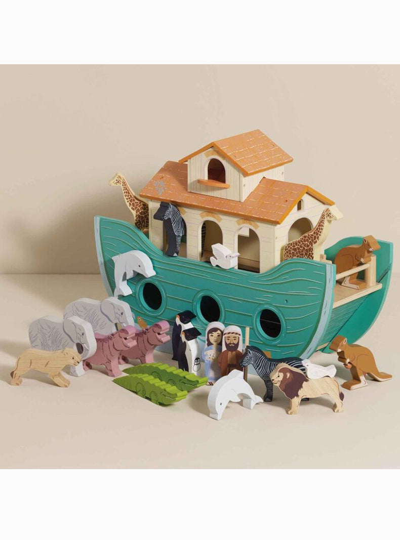 Noah's Great Wooden Ark with Animals - 23 Pieces