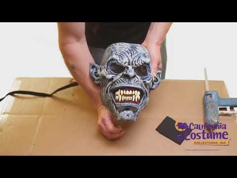 Deluxe Night Stalker Vampire Ani-Motion Halloween Costume Mask Product Video 3