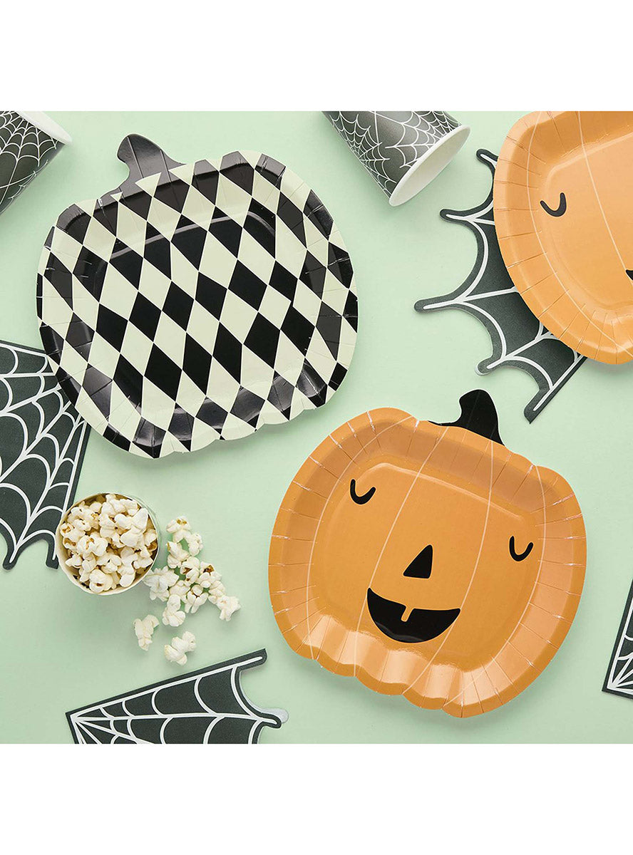 Pack of 8 Retro Halloween Paper Plates - Lifestyle Image