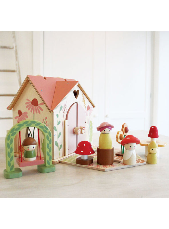 Rosewood Cottage Childrens Mini Wooden Doll House Set - Lifestyle Image 4