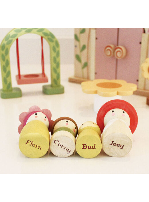 Rosewood Cottage Childrens Mini Wooden Doll House Set - Lifestyle Image 5