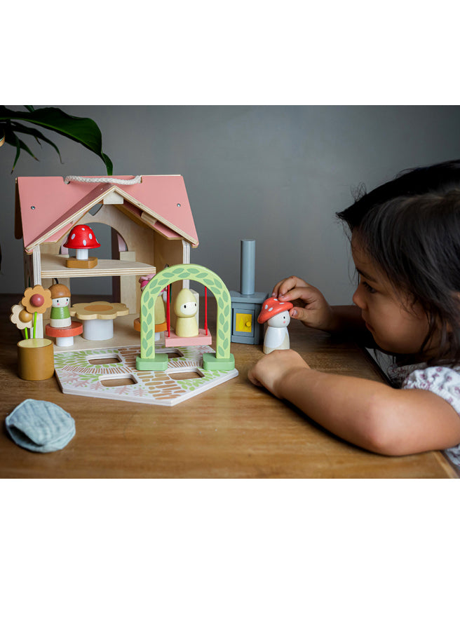 Rosewood Cottage Childrens Mini Wooden Doll House Set - Lifestyle Image 7