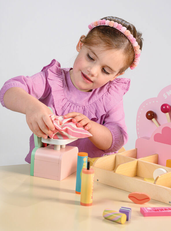 Sweets Pic N Mix Shop Kids Wooden Toy Set - Lifestyle Image 2