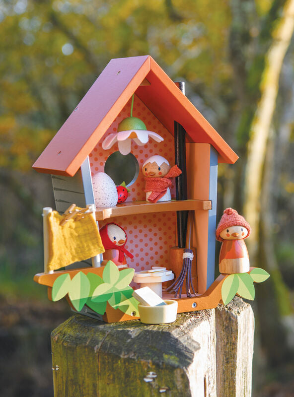 Wooden Mini Robins Nest Box Toy - Lifestyle Image 3